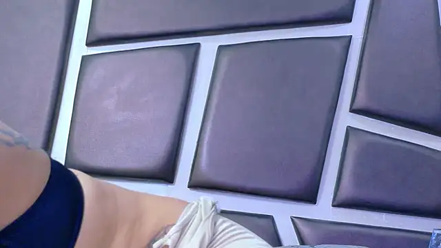 EmilieLake online show from 06-09-26, 09:04