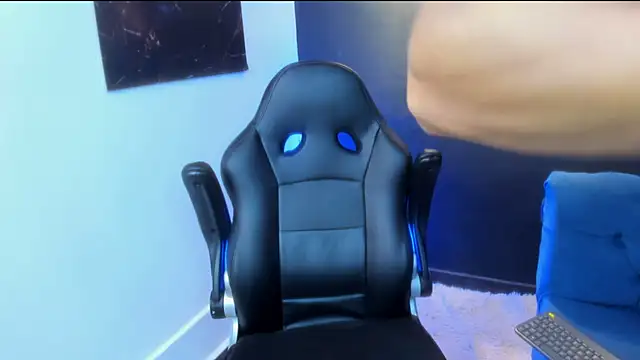 Snapshot of Joseph_Murray chatting on 11-25-25, 09:48 Joseph Murray online show from 11-25-25, 09:48