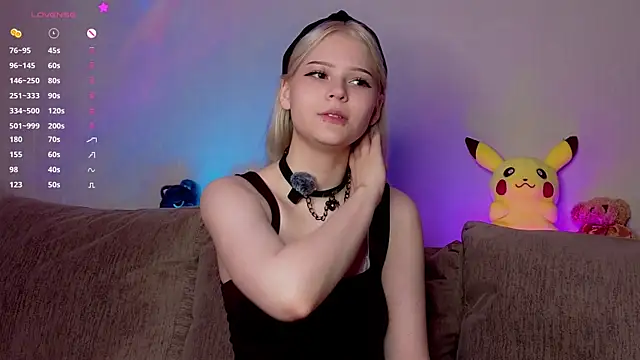 Snapshot of RavenKitten_ chatting on 07-29-26, 02:43 RavenKitten online show from 07-29-26, 02:43