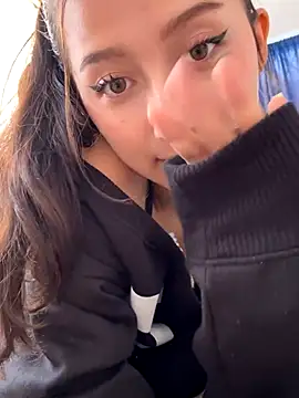 GiselleFever online show from 12-21-25, 05:09