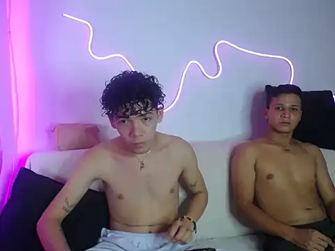 Snapshot of brutal_dirty_sex chatting on 09-19-25, 09:04 brutal dirty sex online show from 09-19-25, 09:04