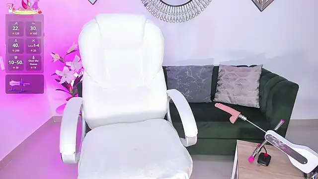 Snapshot of issi_loren chatting on 12-14-25, 10:03 issi loren online show from 12-14-25, 10:03