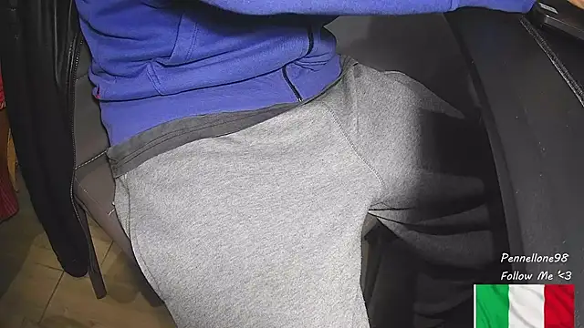 Snapshot of Pennellone98 chatting on 11-26-25, 02:51 Pennellone98 online show from 11-26-25, 02:51