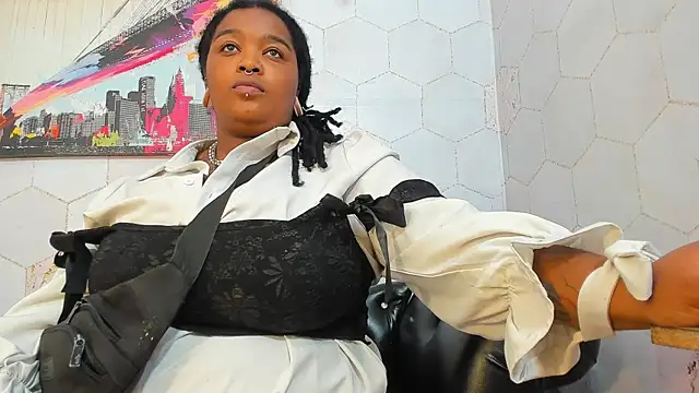 Anaa Fuentess online show from 04-13-26, 11:48