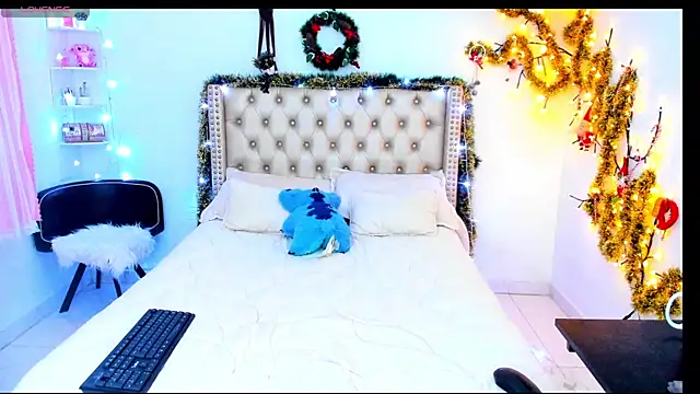 LenaStylesOA online show from 12-21-25, 12:34