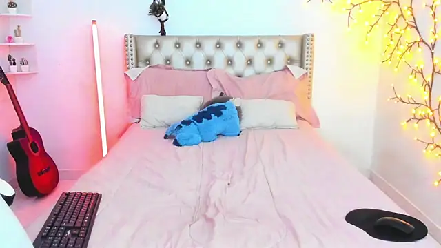 LenaStylesOA online show from 04-16-26, 09:39