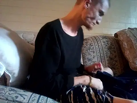 jizzyglizzy92 online show from 03-17-26, 04:21