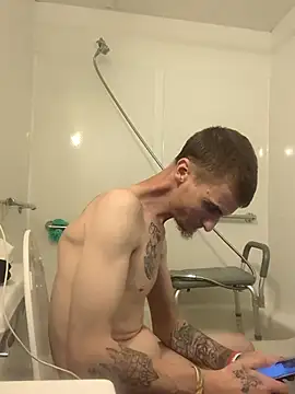 jizzyglizzy92 online show from 04-19-26, 04:45