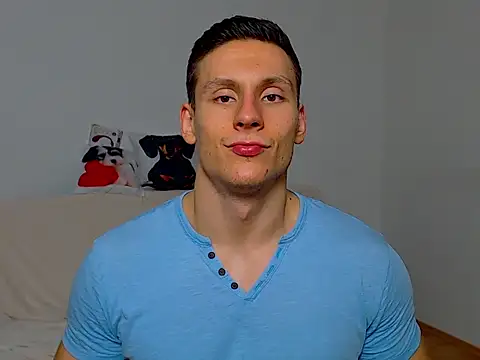 Snapshot of ZeinMiracles chatting on 10-06-25, 08:28 ZeinMiracles online show from 10-06-25, 08:28