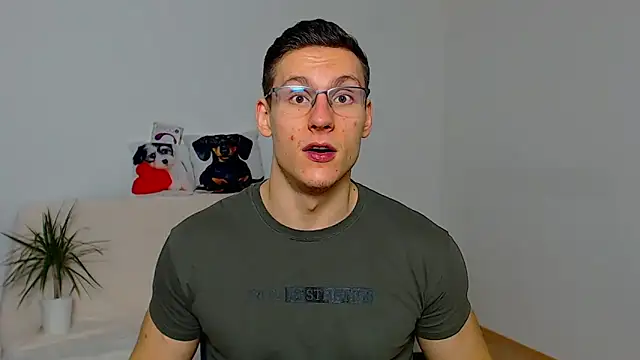 Snapshot of ZeinMiracles chatting on 11-10-25, 09:03 ZeinMiracles online show from 11-10-25, 09:03