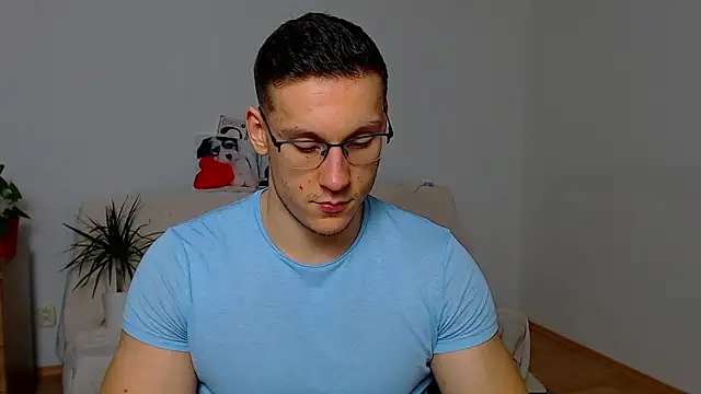 Snapshot of ZeinMiracles chatting on 11-15-25, 08:16 ZeinMiracles online show from 11-15-25, 08:16