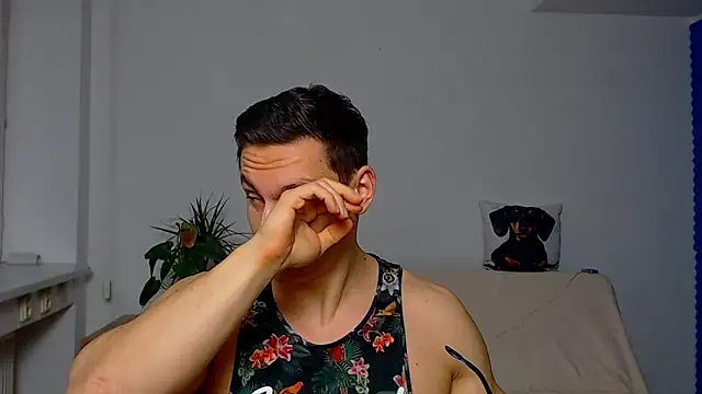 Snapshot of ZeinMiracles chatting on 12-13-25, 08:47 ZeinMiracles online show from 12-13-25, 08:47