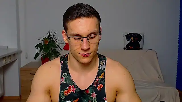 Snapshot of ZeinMiracles chatting on 12-15-25, 10:58 ZeinMiracles online show from 12-15-25, 10:58