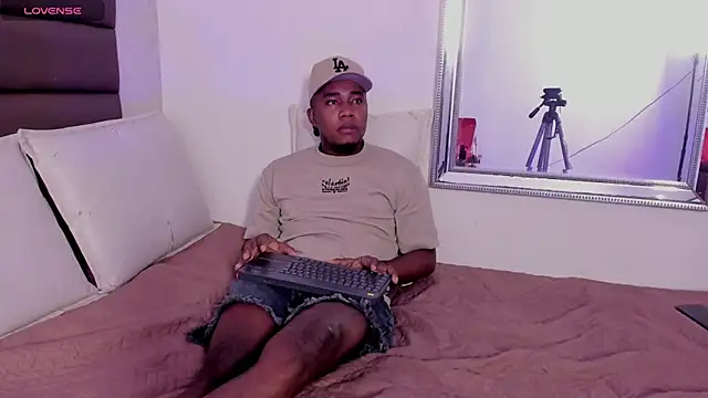 Snapshot of Duo69Sexual chatting on 10-04-25, 07:34 Duo69Sexual online show from 10-04-25, 07:34