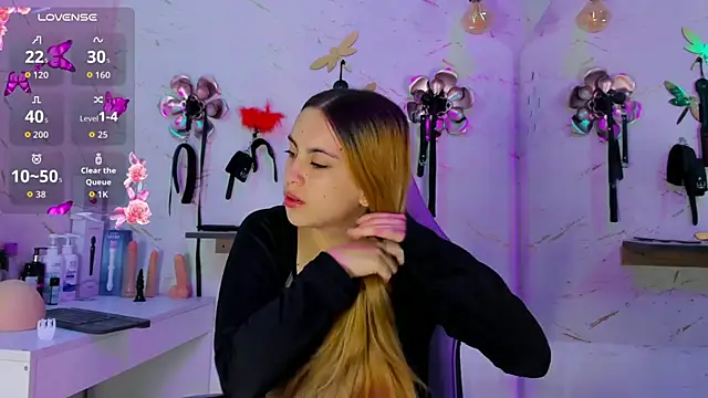 Natasha-Adams online show from 04-19-26, 09:39