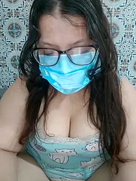 Snapshot of Hot-lino chatting on 05-18-26, 10:26 Hot-lino online show from 05-18-26, 10:26
