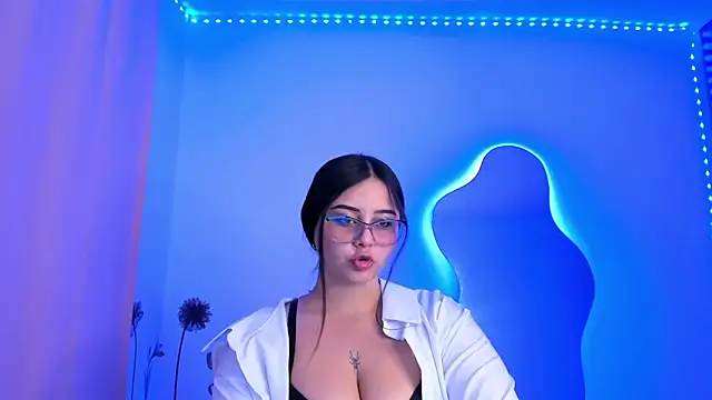Snapshot of val_ferrer chatting on 09-30-25, 11:54 val ferrer online show from 09-30-25, 11:54