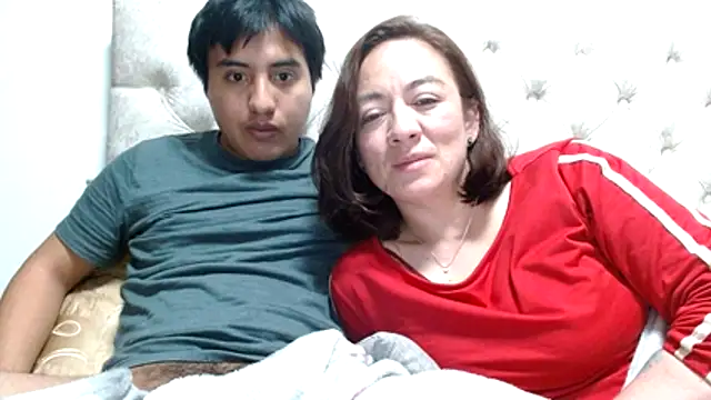 Snapshot of the_magnificent8 chatting on 11-30-25, 02:04 the magnificent8 online show from 11-30-25, 02:04