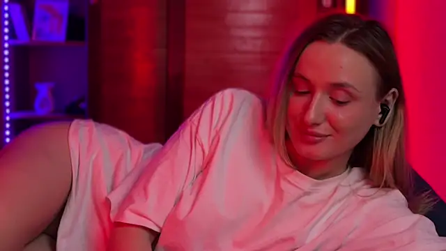 LovaMay online show from 02-22-26, 11:03