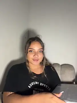 AnnyLopezzz  online show from 04-25-26, 07:11