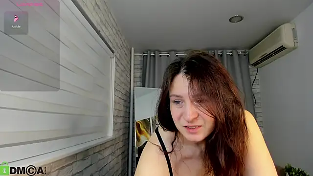 Snapshot of Lea_shadom chatting on 12-05-25, 01:14 Lea shadom online show from 12-05-25, 01:14