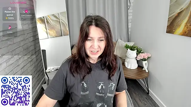 Snapshot of Lea_shadom chatting on 12-16-25, 01:10 Lea shadom online show from 12-16-25, 01:10