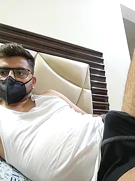 Snapshot of LoveGuruRA chatting on 10-30-25, 09:15 LoveGuruRA online show from 10-30-25, 09:15