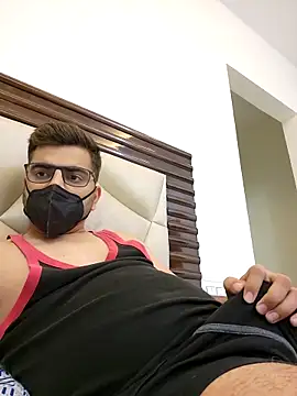 Snapshot of LoveGuruRA chatting on 11-04-25, 07:46 LoveGuruRA online show from 11-04-25, 07:46