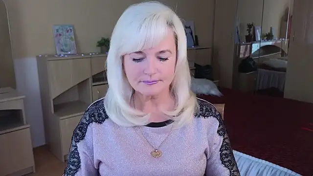 Snapshot of Vina_Vision chatting on 10-07-25, 10:01 Vina Vision online show from 10-07-25, 10:01