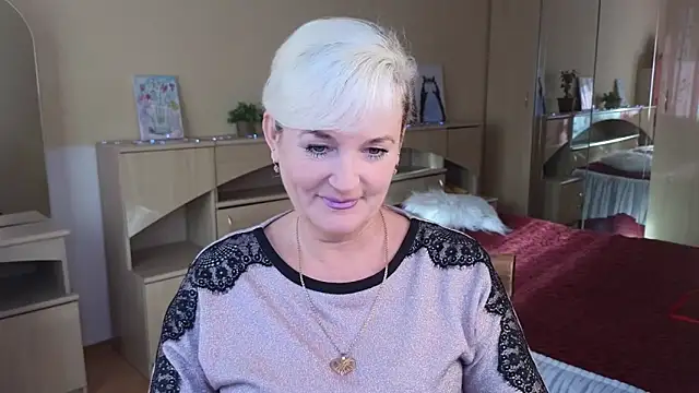 Snapshot of Vina_Vision chatting on 10-08-25, 12:03 Vina Vision online show from 10-08-25, 12:03