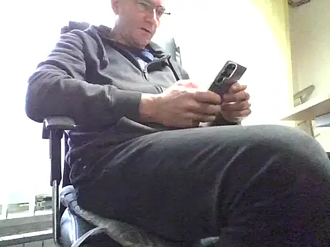 IMGTomi online show from 12-22-25, 11:18