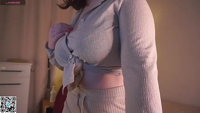 Snapshot of LakeshiaVodopich chatting on 10-12-25, 09:08 LakeshiaVodopich online show from 10-12-25, 09:08