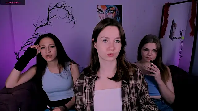 Snapshot of veronica_bubble chatting on 11-22-25, 08:19 veronica bubble online show from 11-22-25, 08:19