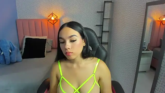 MOLLYSPENCER1 online show from 04-23-26, 06:43