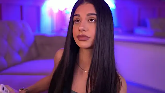 Snapshot of ArinaCarter chatting on 09-28-25, 05:29 ArinaCarter online show from 09-28-25, 05:29