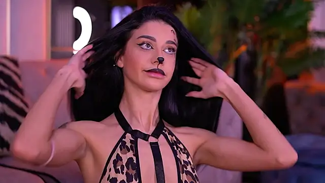 Snapshot of ArinaCarter chatting on 10-31-25, 06:42 ArinaCarter online show from 10-31-25, 06:42