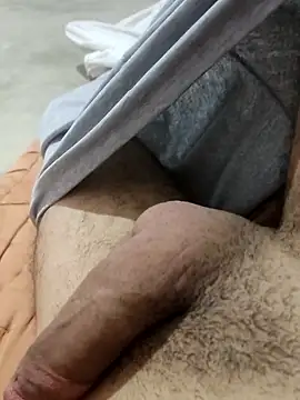 Snapshot of hamza_2005_ chatting on 10-01-25, 08:26 hamza 2005  online show from 10-01-25, 08:26