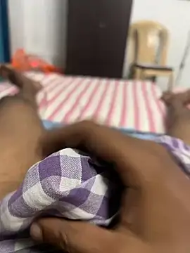 usermood2000 online show from 10-11-25, 10:58