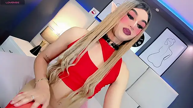 Snapshot of Miacuteee chatting on 10-23-25, 01:38 Miacuteee online show from 10-23-25, 01:38