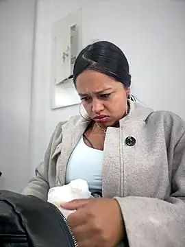 -Mia1 online show from 12-15-25, 12:31