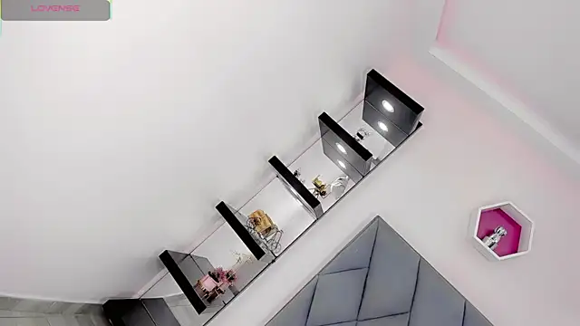 Amira Ember online show from 11-27-25, 08:33