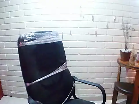 MiiaVelasquez online show from 11-19-25, 04:01