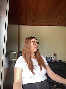 CoraVibes online show from 09-23-25, 07:39