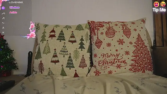 Snapshot of Roxybeautyy chatting on 11-10-25, 09:30 Roxybeautyy online show from 11-10-25, 09:30