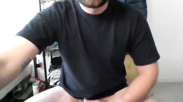 Snapshot of hornyjoe_xxx chatting on 05-11-26, 08:31 hornyjoe xxx online show from 05-11-26, 08:31