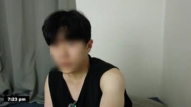 Snapshot of min9811 chatting on 04-19-26, 10:25 min9811 online show from 04-19-26, 10:25