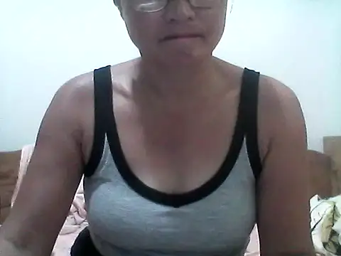 nathalie0045 online show from 04-06-26, 05:08