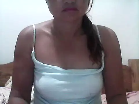 nathalie0045 online show from 04-11-26, 09:30