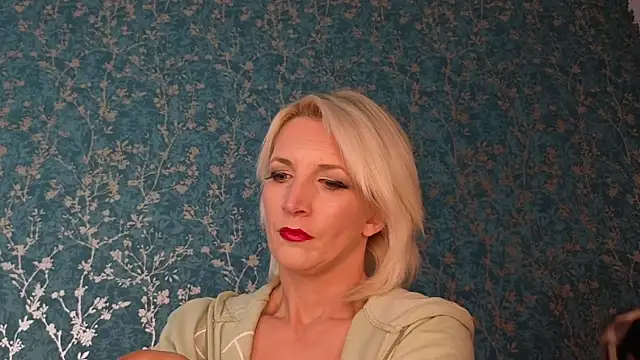 SereneXX online show from 10-11-25, 06:01