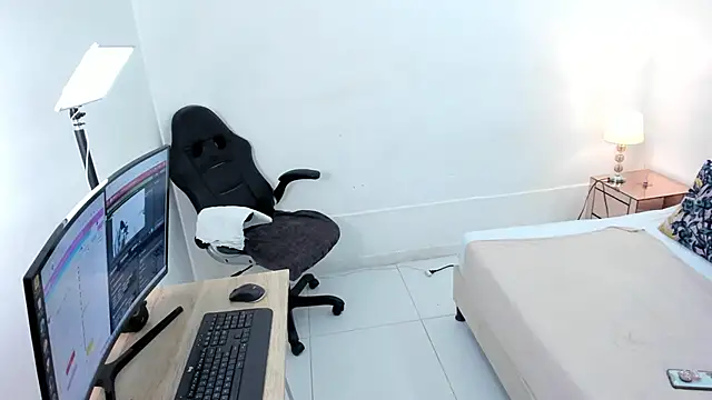 cloemorwen online show from 11-11-25, 09:48